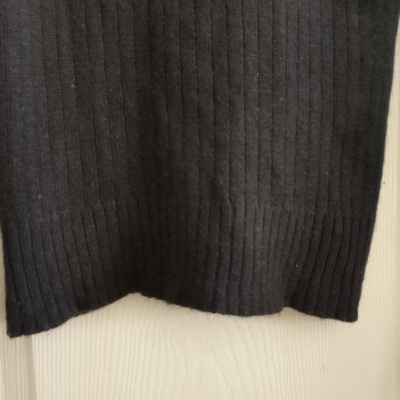 Women's Wide Ribbing Turtleneck Sweater - Black - Picture 5 of 5